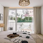 Mangai - 2 Bedrooms, Terrace, Parking In Arroios Διαμέρισμα