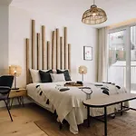 Mangai - 2 Bedrooms, Terrace, Parking In Arroios Lisboa
